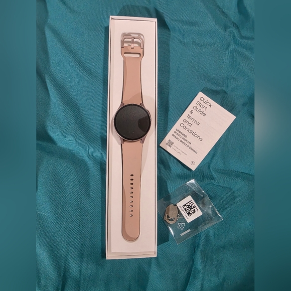 Galaxy Gold Products Other - NEW GALAXY PINK GOLD SMART WATCH 4 BRAND NEW IN BOX